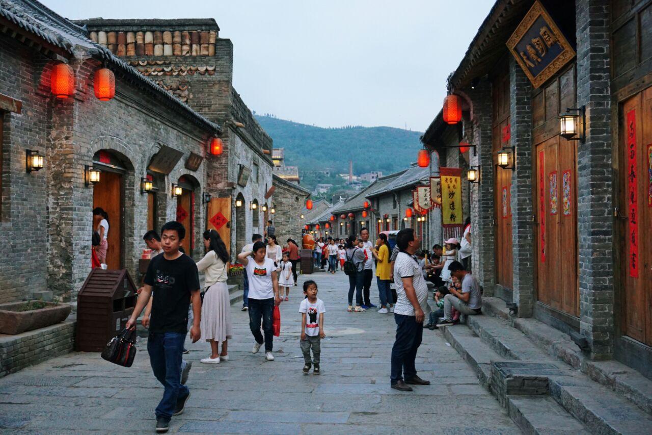 以关爱为底色 中国人寿三门峡分公司贴心服务获赞誉